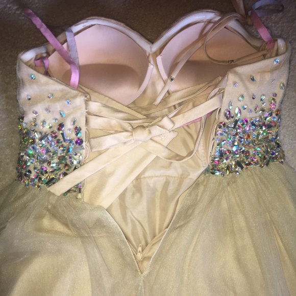 HOMECOMING DRESS💃🏼 - Picture 7 of 8